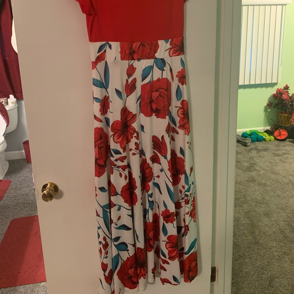 Dress - Picture 2 of 2